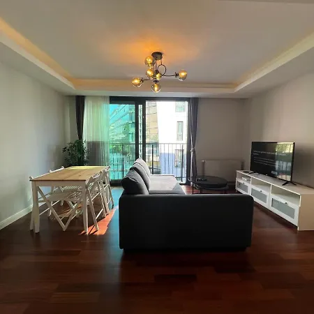 Near Taksim Luxury 1+1 In Beyoglu *