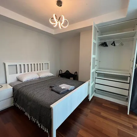 Near Taksim Luxury 1+1 In Beyoglu *